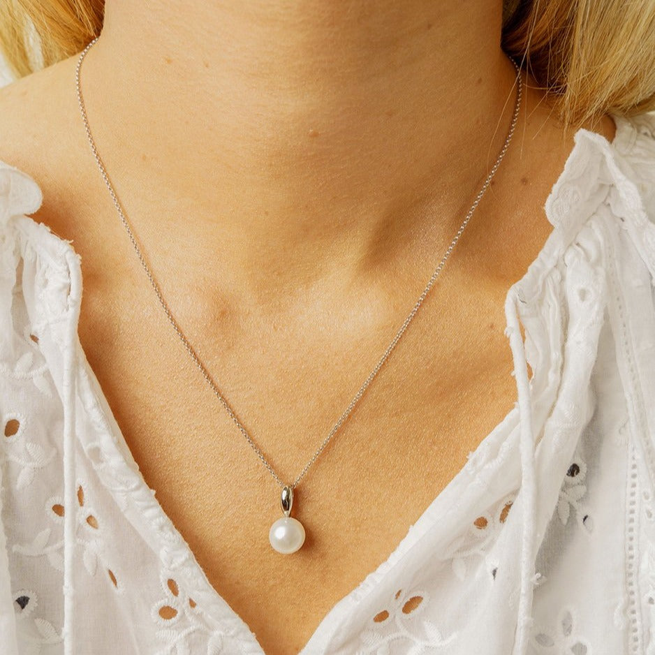 Single on sale pearl pendant